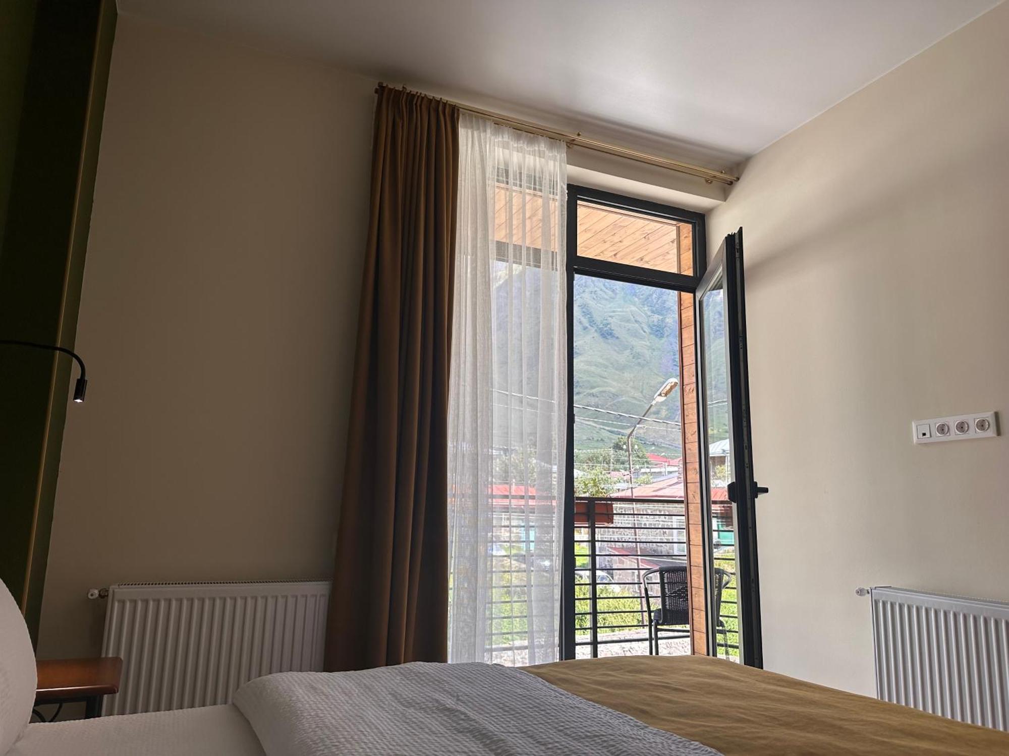 Hotel Mountime Kazbegi Luaran gambar