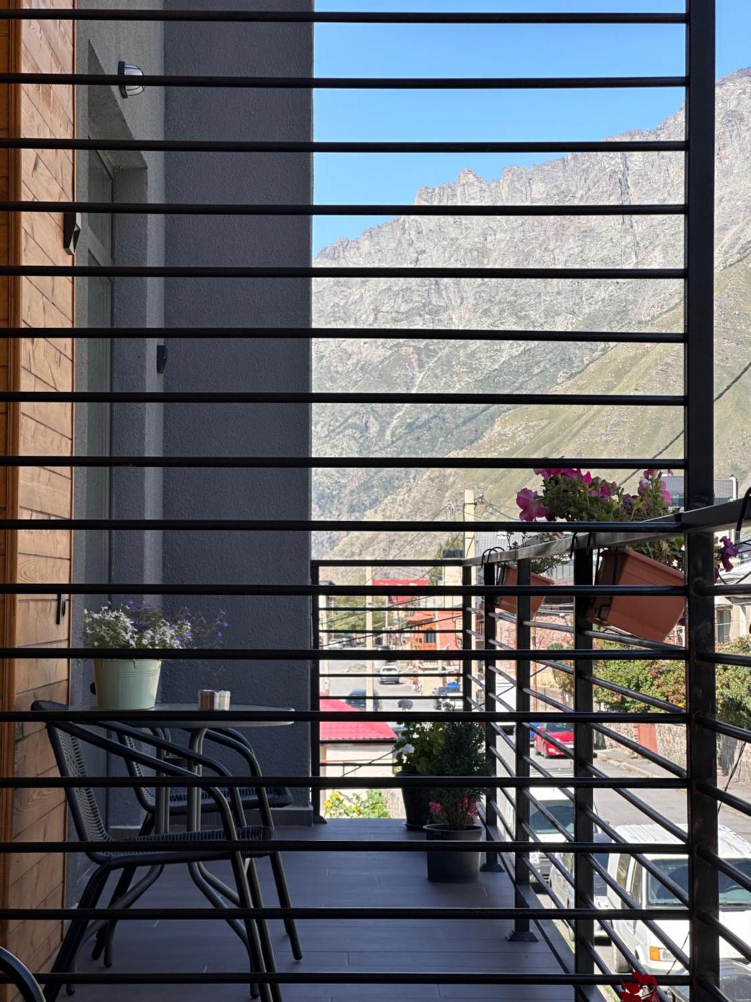 Hotel Mountime Kazbegi Luaran gambar