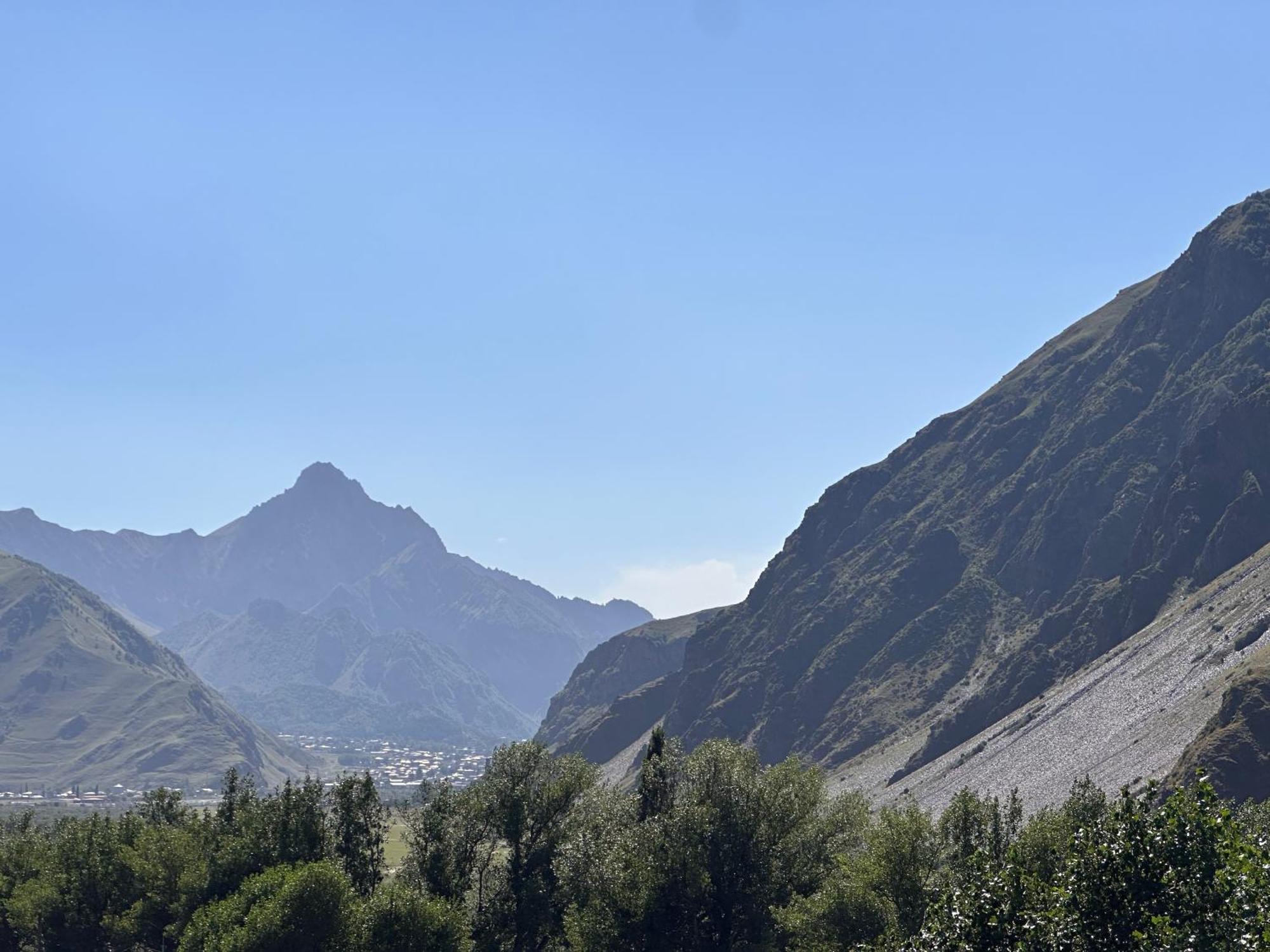 Hotel Mountime Kazbegi Luaran gambar