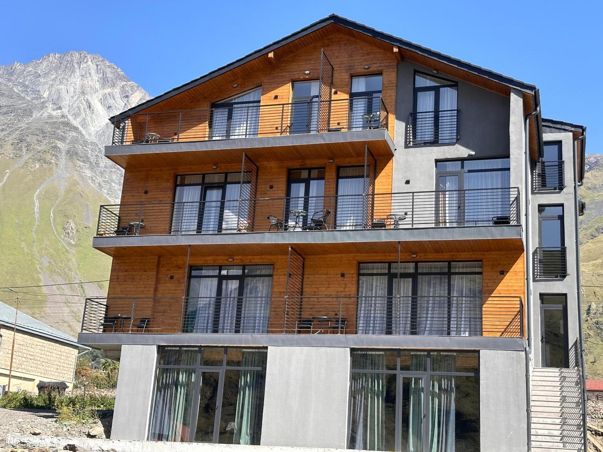 Hotel Mountime Kazbegi Luaran gambar